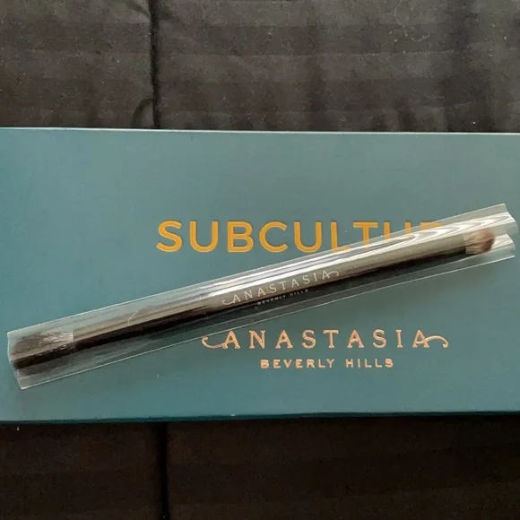 Subculture eyeshadow palette - Picture 6 of 9